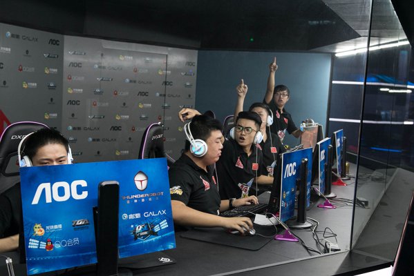 对方多名球 对方多名球